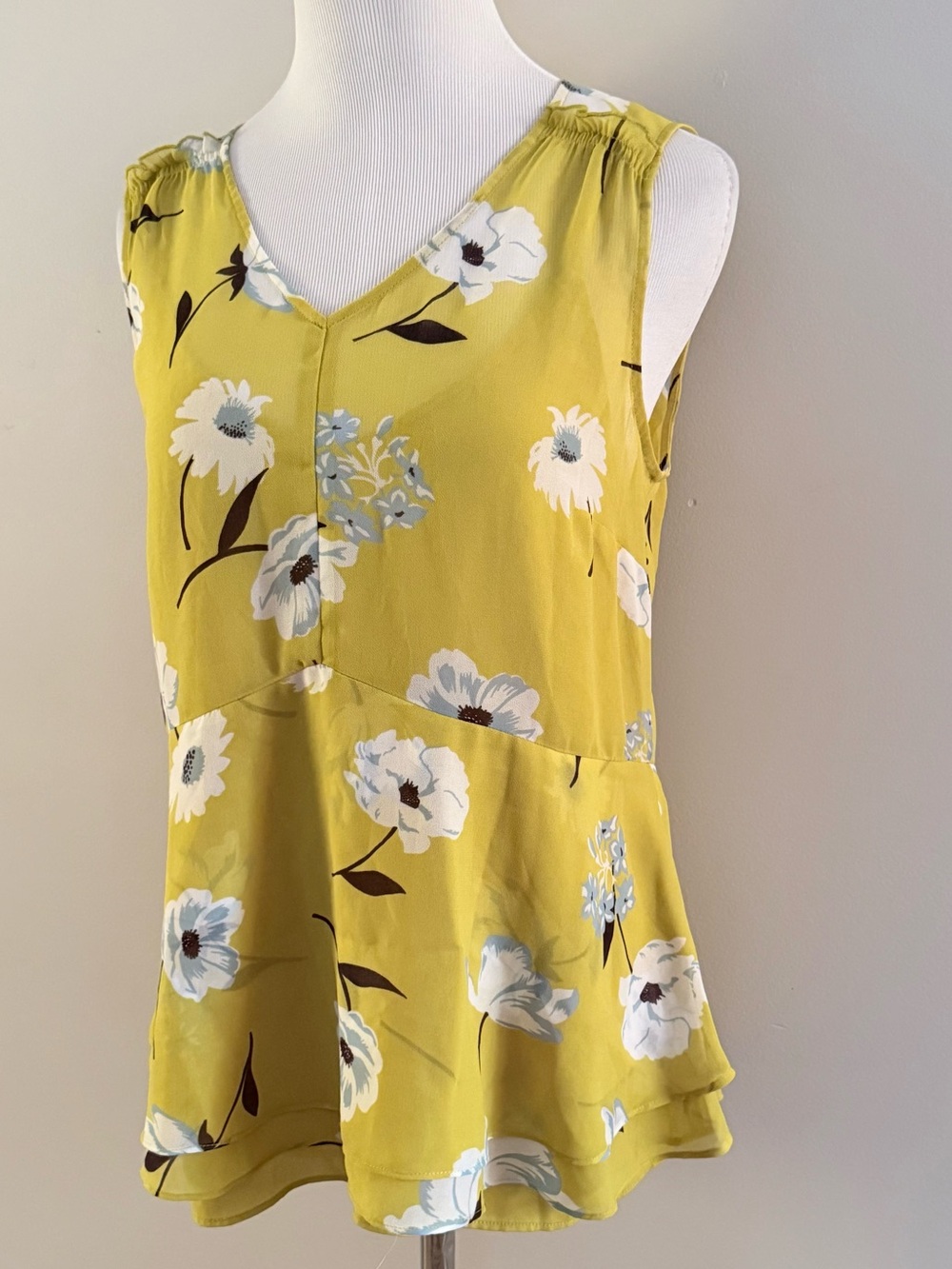CAbi || Mustard Floral V-Neck Peplum Tank Top with Cami. Sz. S - Picture 6 of 14